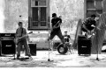 ¿Quién dijo que la imagen no es nada? Ya son varios los grupos locales que plasmaron sus canciones en cortometrajes para llegar a los canales de música y tener presencia en YouTube.