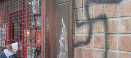 Cruces esvásticas aparecidas en varios lugares encendieron el alerta. Pero hay otros antecedentes, incluso violentos. DIA 32 se sumergió en el tema y entrevistó al presidente de una agrupación nacionalista que está en el centro de las sospechas.