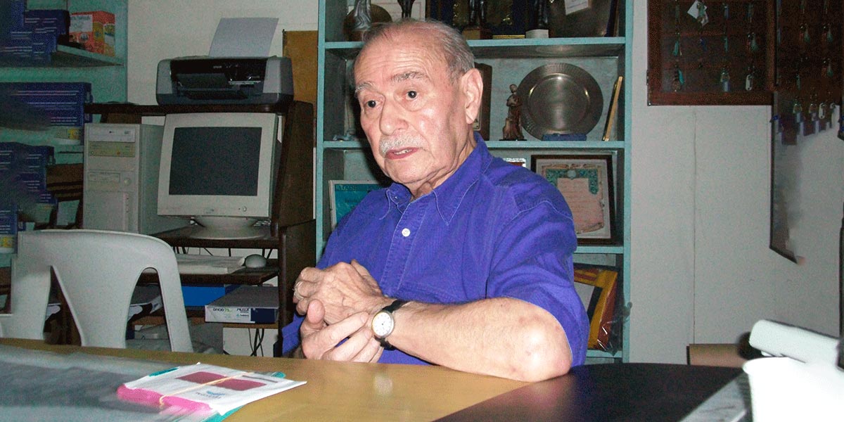 Cacho Sureda durante la entrevista en su casa