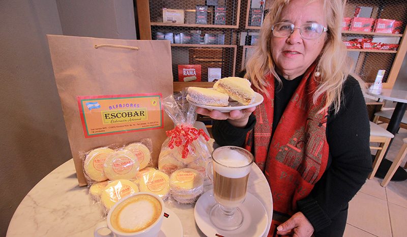 Ana Maria Prado presenta sus alfajores artesanales