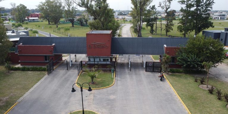 ebtrada el ensueño desde un dron a media altura