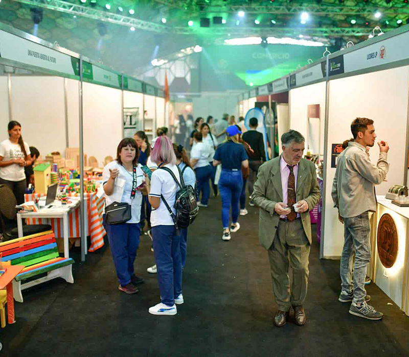 Expoescobar 2023 recorreindo los stands