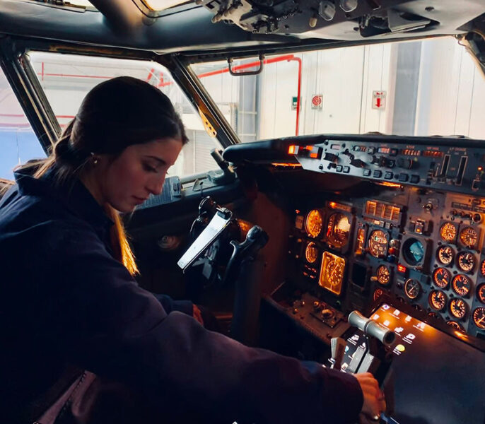 AVIADORA