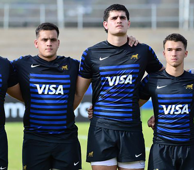 Tomás-Di-Biase con sus compañeros de la Selección Sub 20
