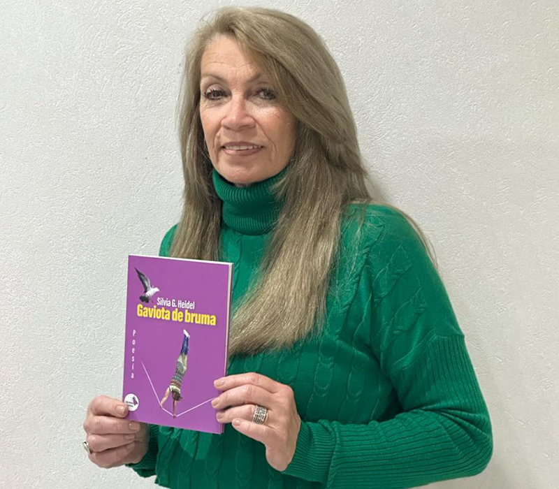 Silvia Heidel muestra su nuevo libro