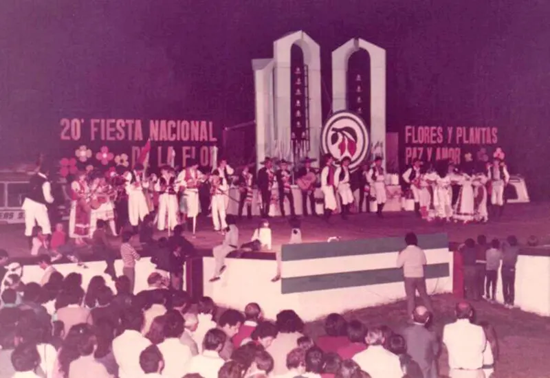 inauguración del carrillón de la Fiesta de la Flor