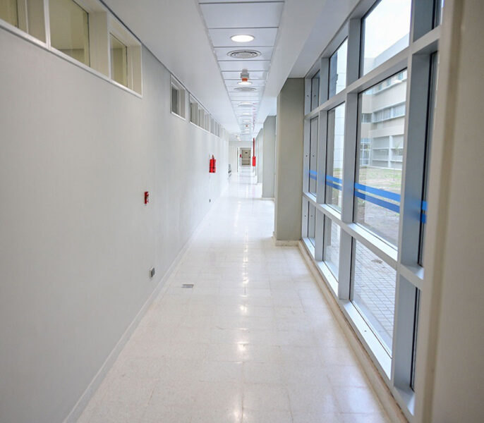 pasillo del hospital del Bicentenario