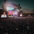 Recital de cristian castro vista al escenario rodeado por una multitud